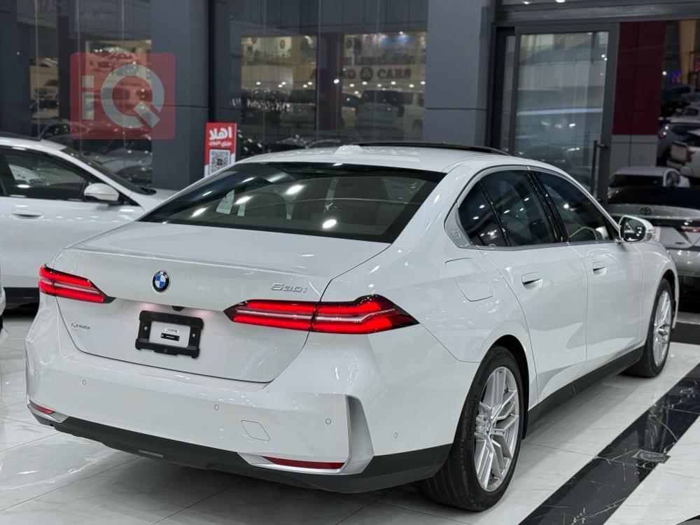 بی ئێم دەبڵیو سیریەس 5